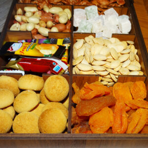 پک هدیه آجیل و شیرینی بازار دهکده - 1000 گرم